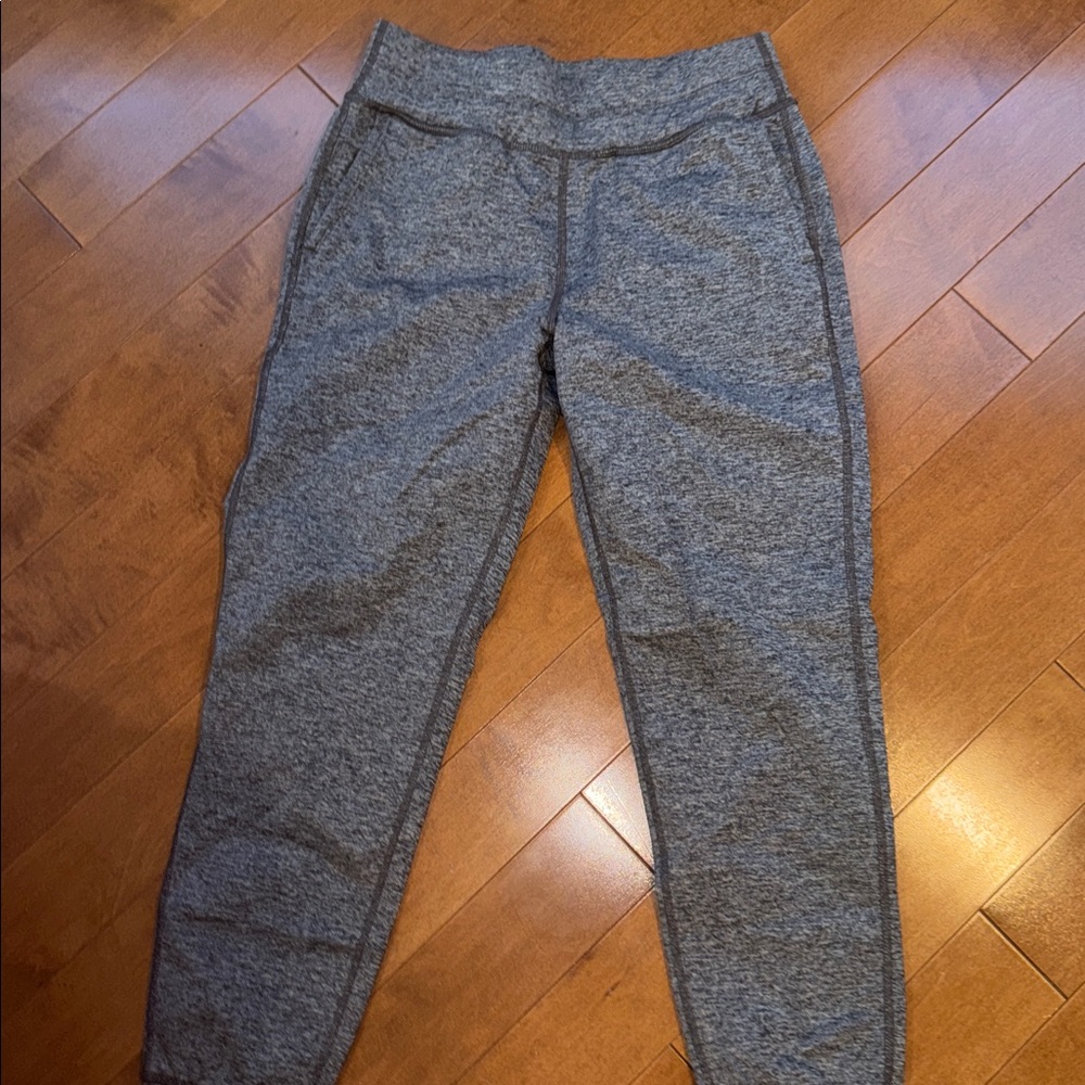 ❤️❤️Zella size XS grey leggings- accepting all offers!!!!!❤️❤️ - Picture 2 of 4